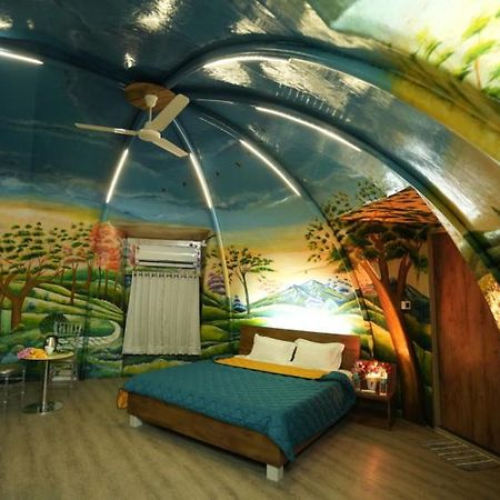Palm Beach Resort Valsad Esterno foto